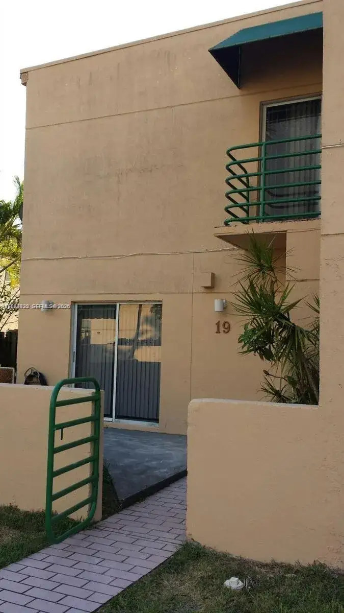 3 bedroom 3 bath Residential Lease for rent at 11960 SW 18th Ter # 19, Miami FL 33175
