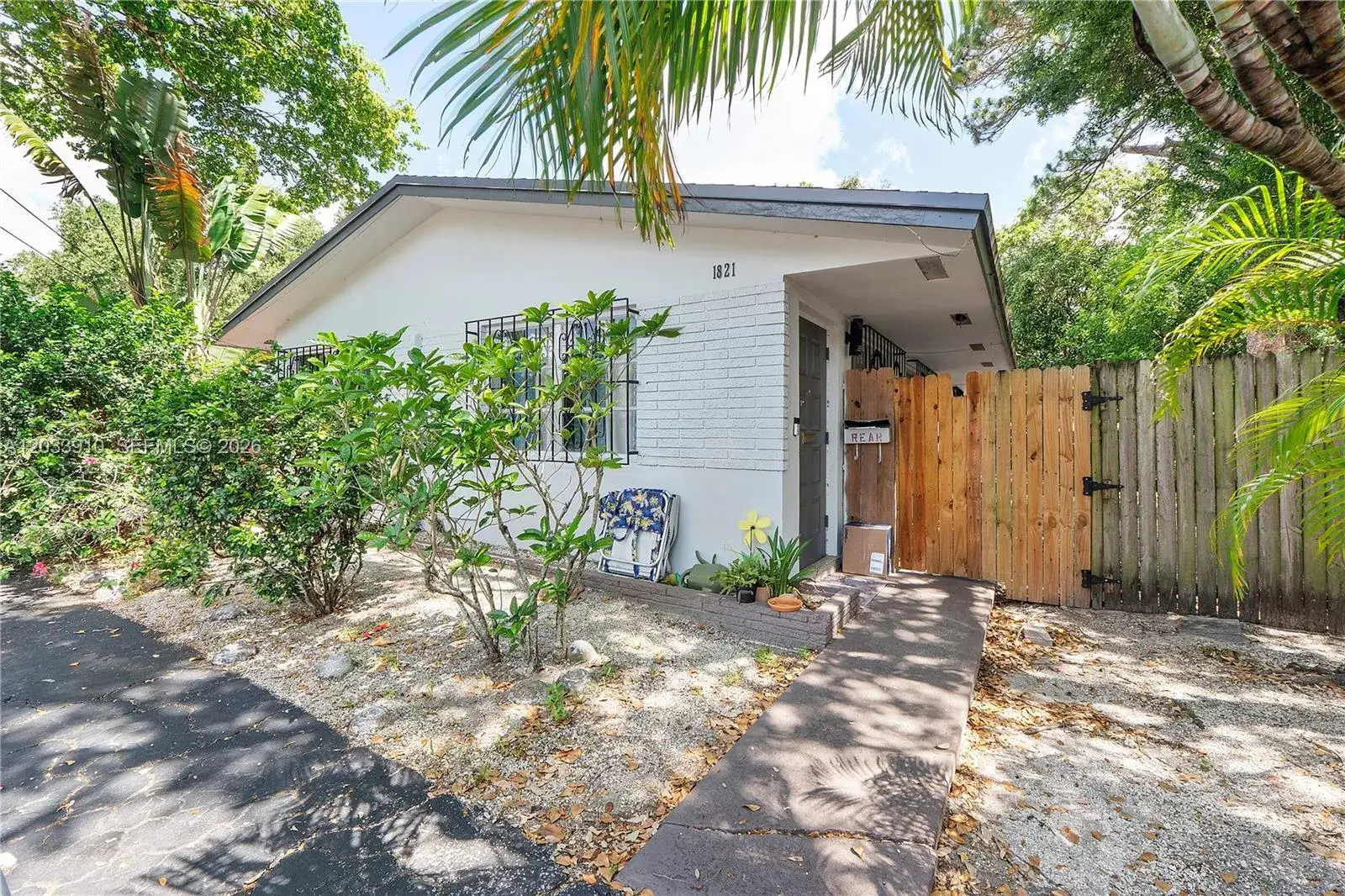 1 bedroom 1 bath Residential Lease for rent at 1821 SW 11th Ct Rear, Fort Lauderdale FL 33312