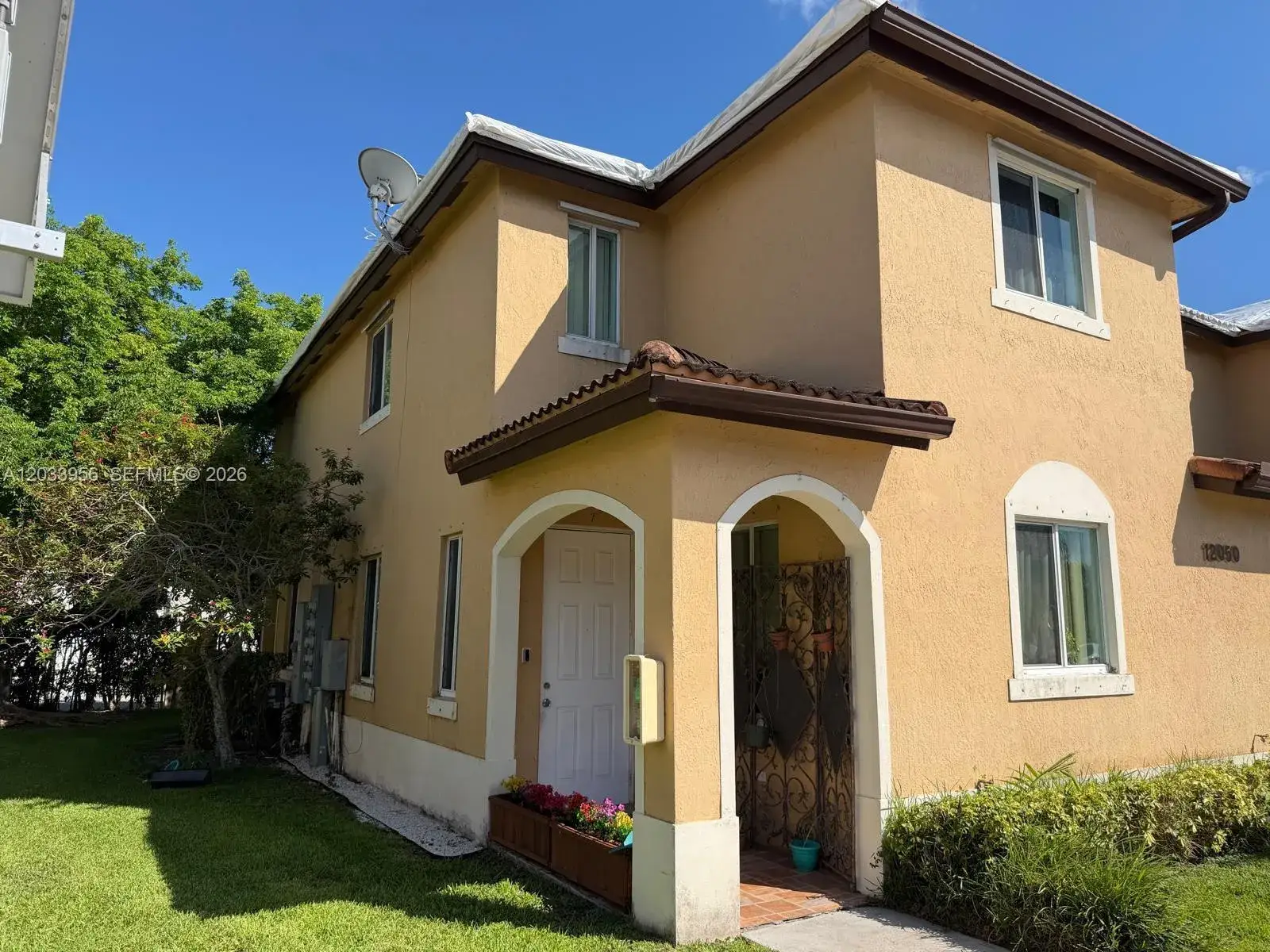 3 bedroom 2 bath Residential for sale at 12050 SW 268th St # 7, Homestead FL 33032