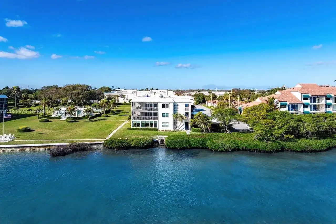 2 bedroom 2 bath Residential Lease for rent at 100 Waterway Rd # A306, Tequesta FL 33469
