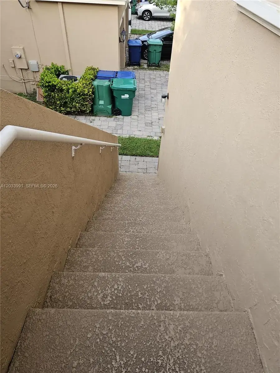 1 bedroom 1 bath Residential Lease for rent at 17066 SW 95th Ter, Miami FL 33196