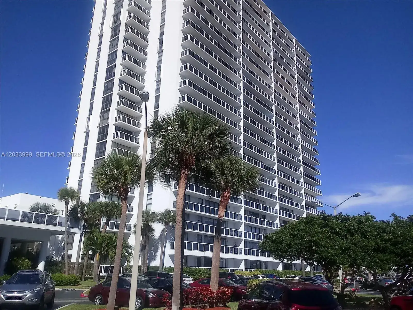 3 bedroom 3 bath Residential Lease for rent at 20505 E Country Club Dr # 237, Aventura FL 33180