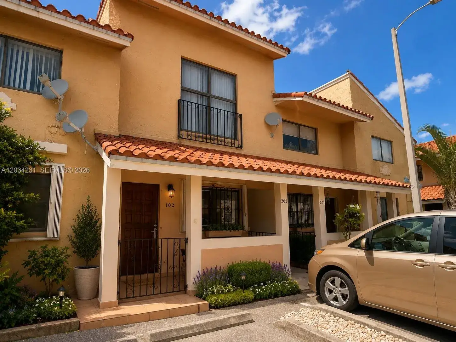 2 bedroom 2 bath Residential Lease for rent at 2775 W 61st St # 102, Hialeah FL 33016