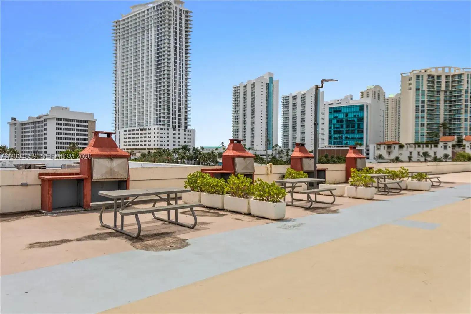 2 bedroom 2 bath Residential for sale at 17021 N Bay Rd # 429, Sunny Isles Beach FL 33160