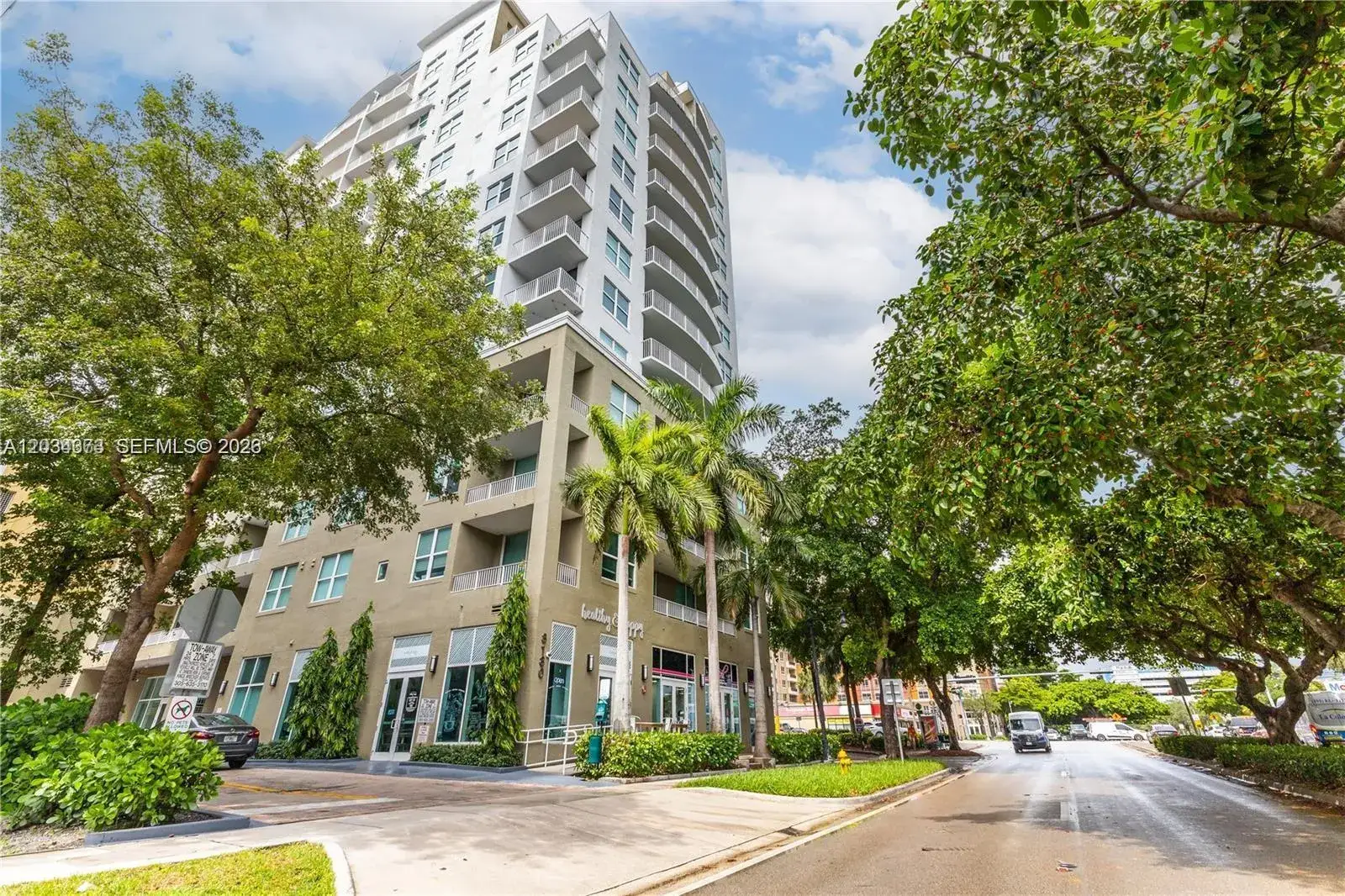 2 bedroom 2 bath Residential for sale at 3180 SW 22nd Ter # 701, Miami FL 33145