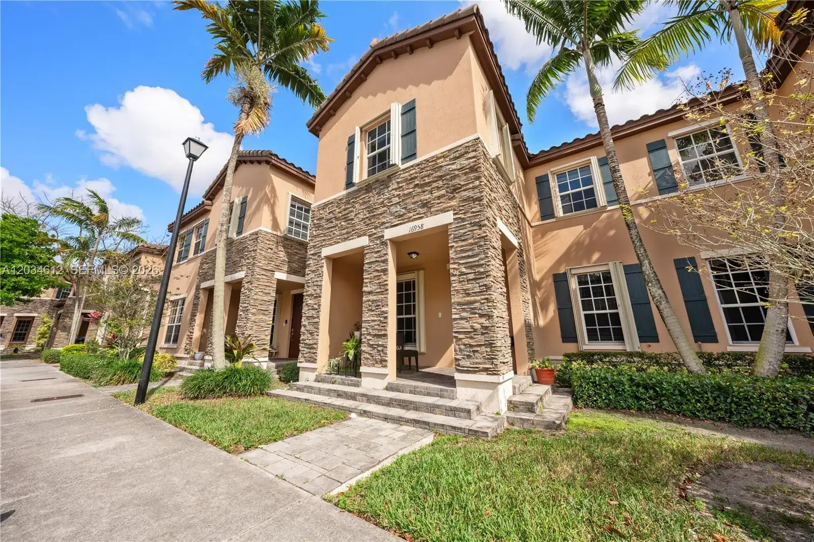4 bedroom 2 bath Residential Lease for rent at 16958 SW 92nd St # 16958, Miami FL 33196