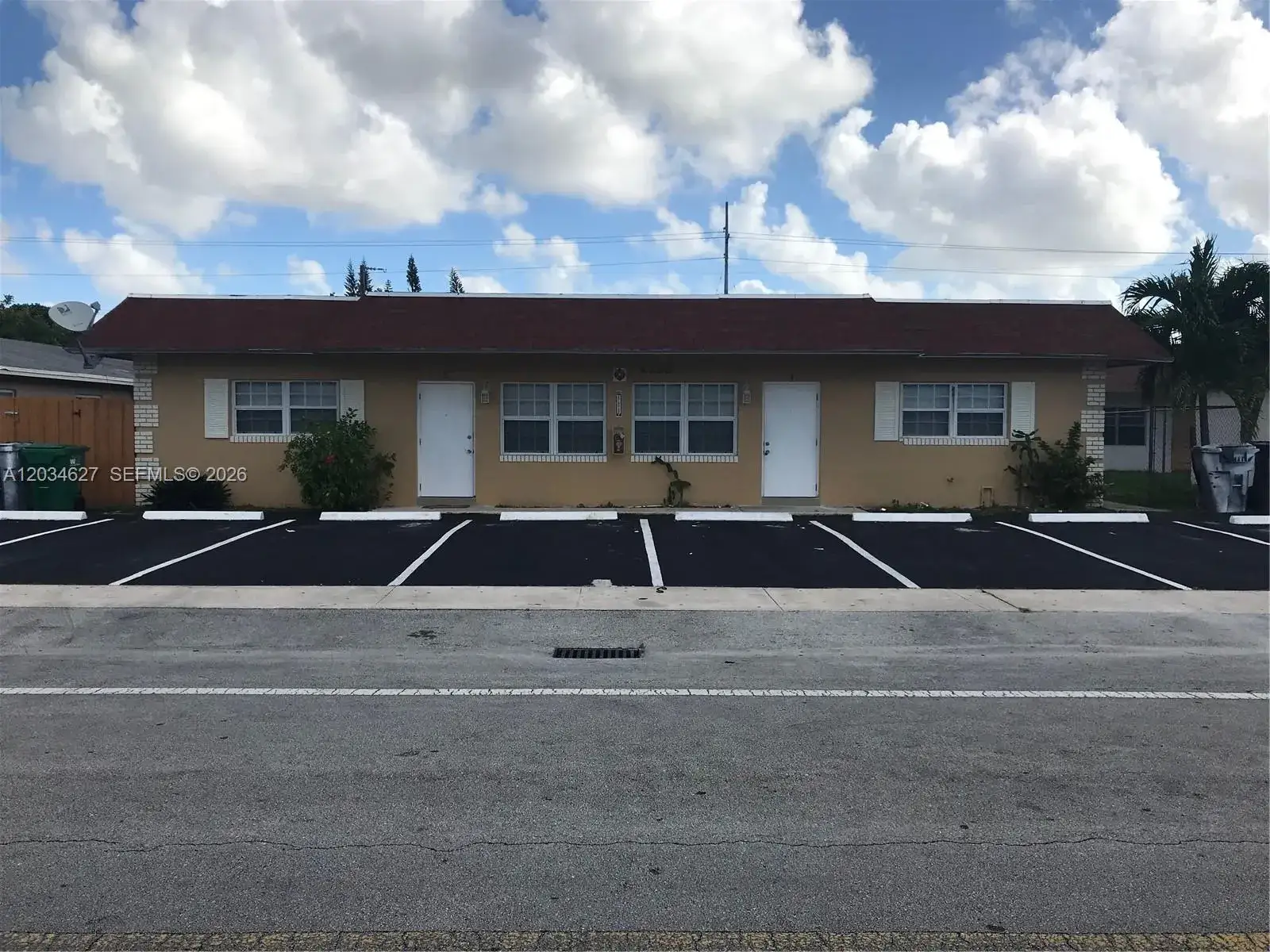 Residential Income for sale at 4260 NW 31st Ter, Lauderdale Lakes FL 33309