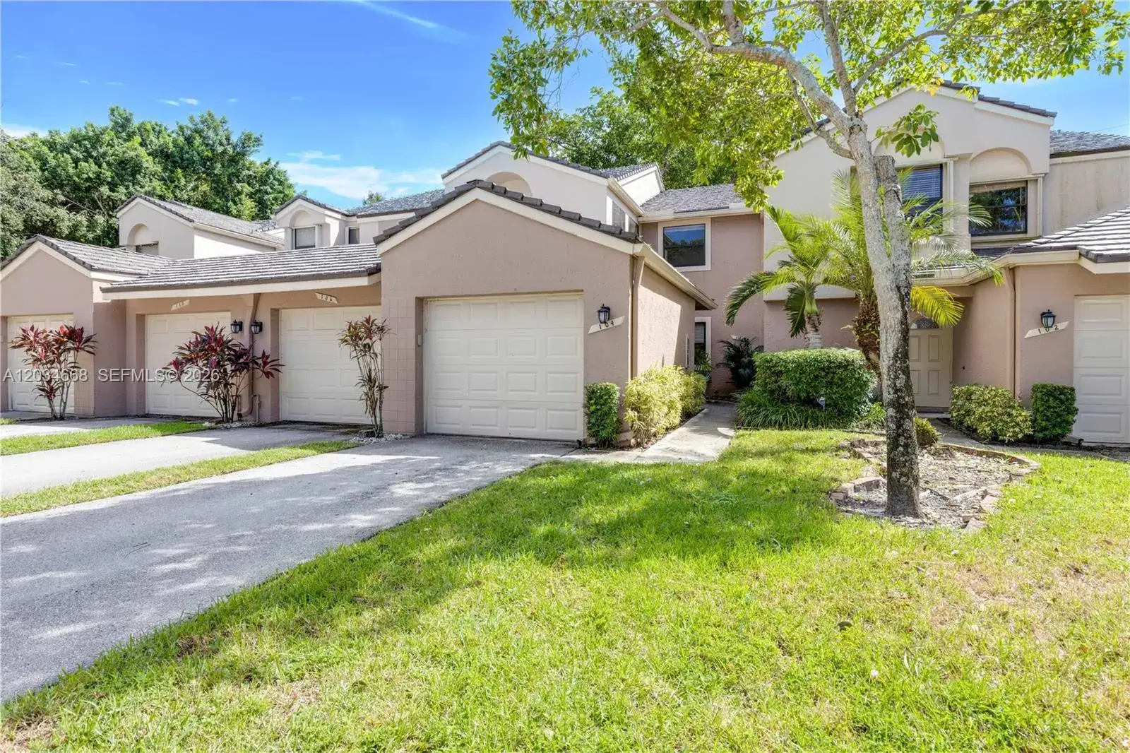 2 bedroom 2 bath Residential Lease for rent at 104 NW 98th Ter # 104, Plantation FL 33324