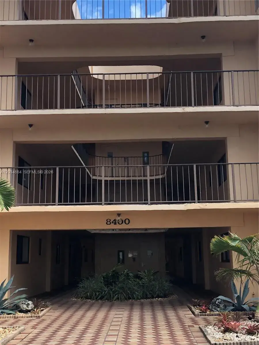 2 bedroom 2 bath Residential Lease for rent at 8400 SW 133rd Ave Rd # 324, Miami FL 33183