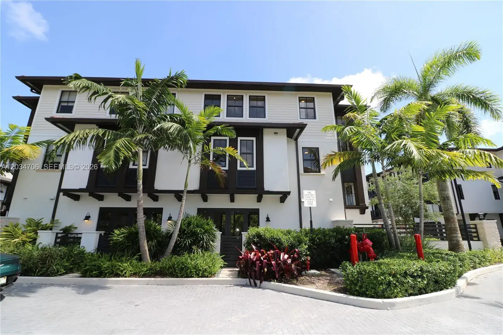4 bedroom 3 bath Residential Lease for rent at 7504 SW 100th St, Pinecrest FL 33156