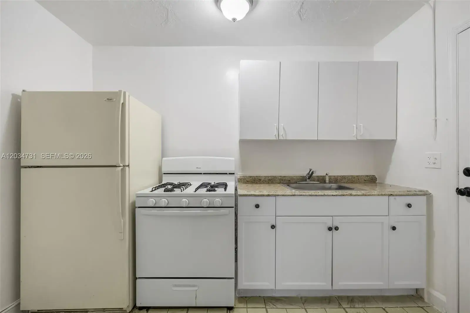 2 bedroom 1 bath Residential Lease for rent at 126 SW 18th Ave # 4, Miami FL 33135