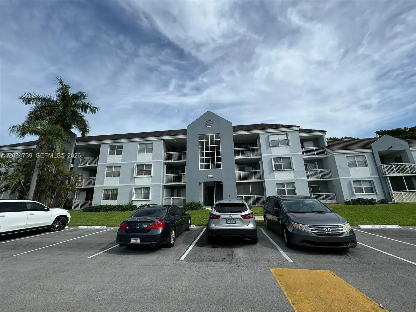 1 bedroom 1 bath Residential for sale at 8660 SW 212th st # 108, Cutler Bay FL 33189