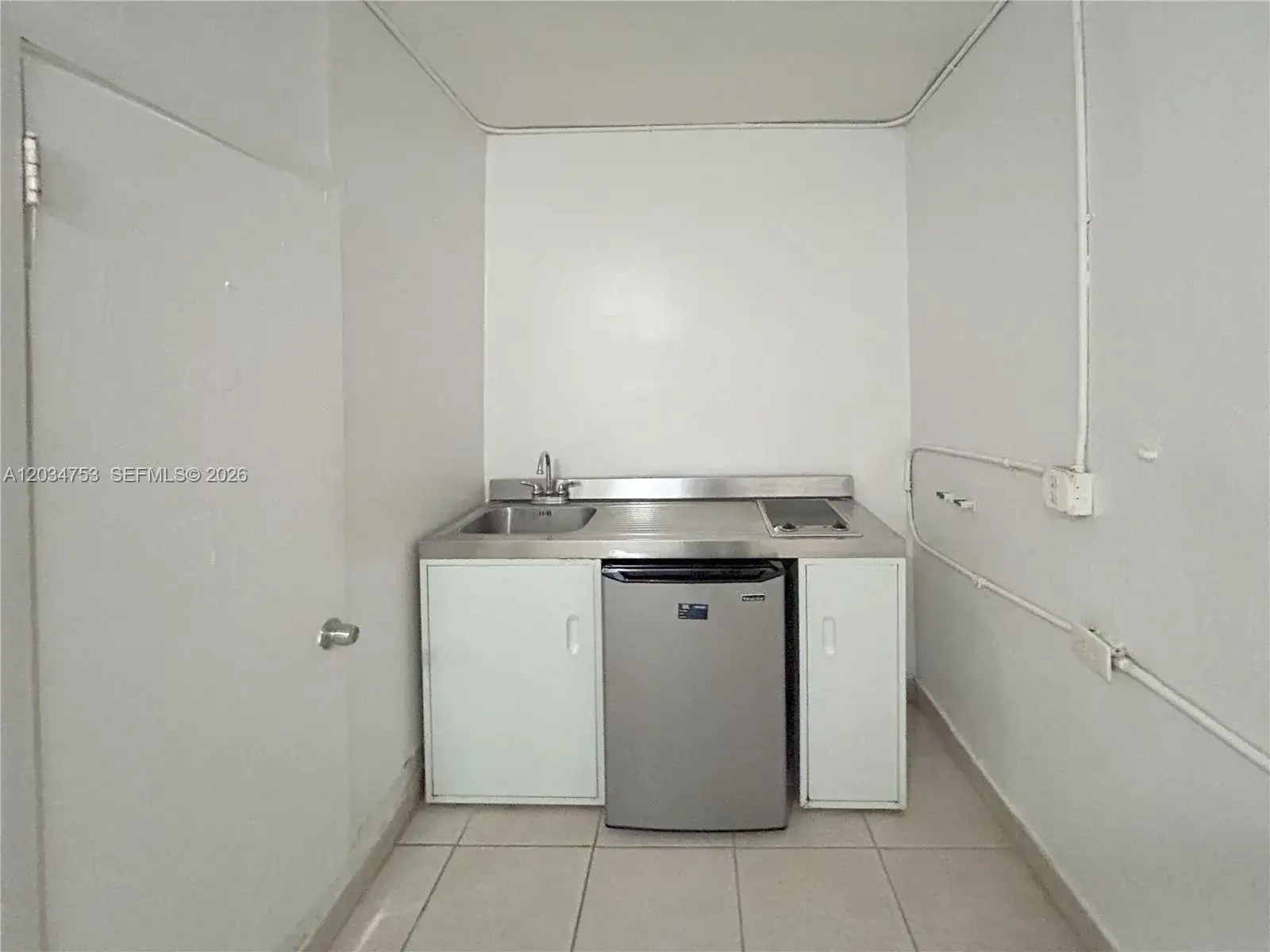 1 bath Residential Lease for rent at 1079 NW 112th Ter # 2, Miami FL 33168