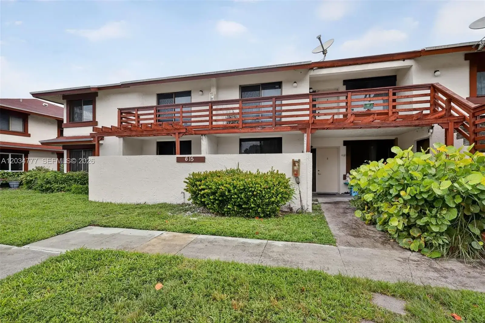 3 bedroom 2 bath Residential Lease for rent at 615 NW 210th St # 25, Miami Gardens FL 33169