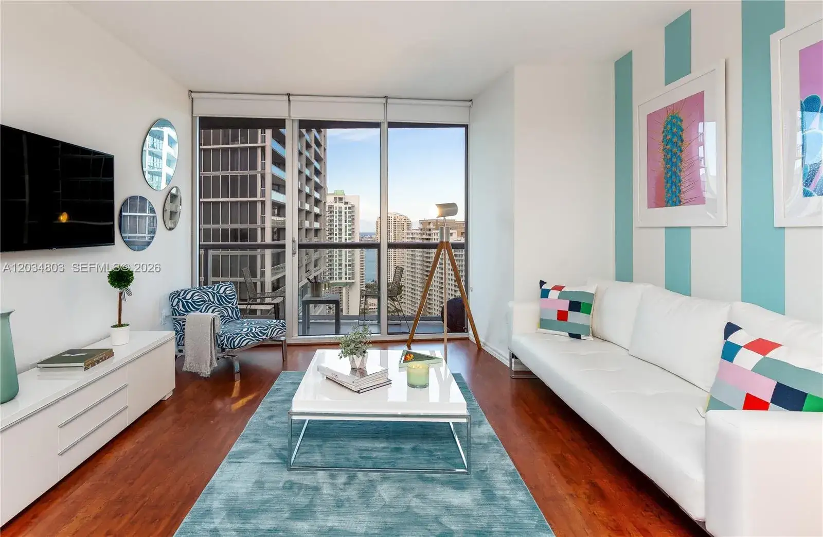 1 bedroom 1 bath Residential for sale at 485 Brickell Ave # 3211, Miami FL 33131