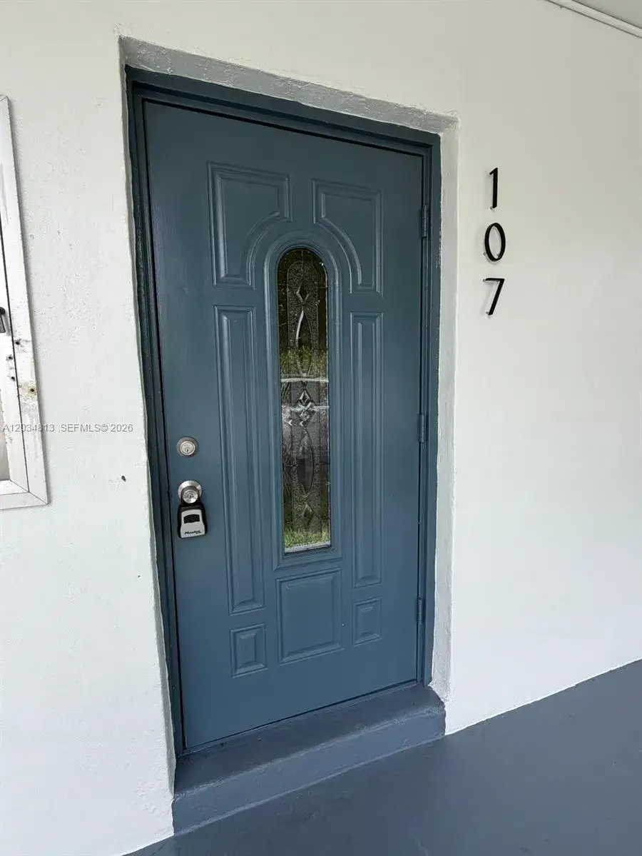 1 bedroom 1 bath Residential Lease for rent at 200 S Waterway Dr S # 107, Lantana FL 33462