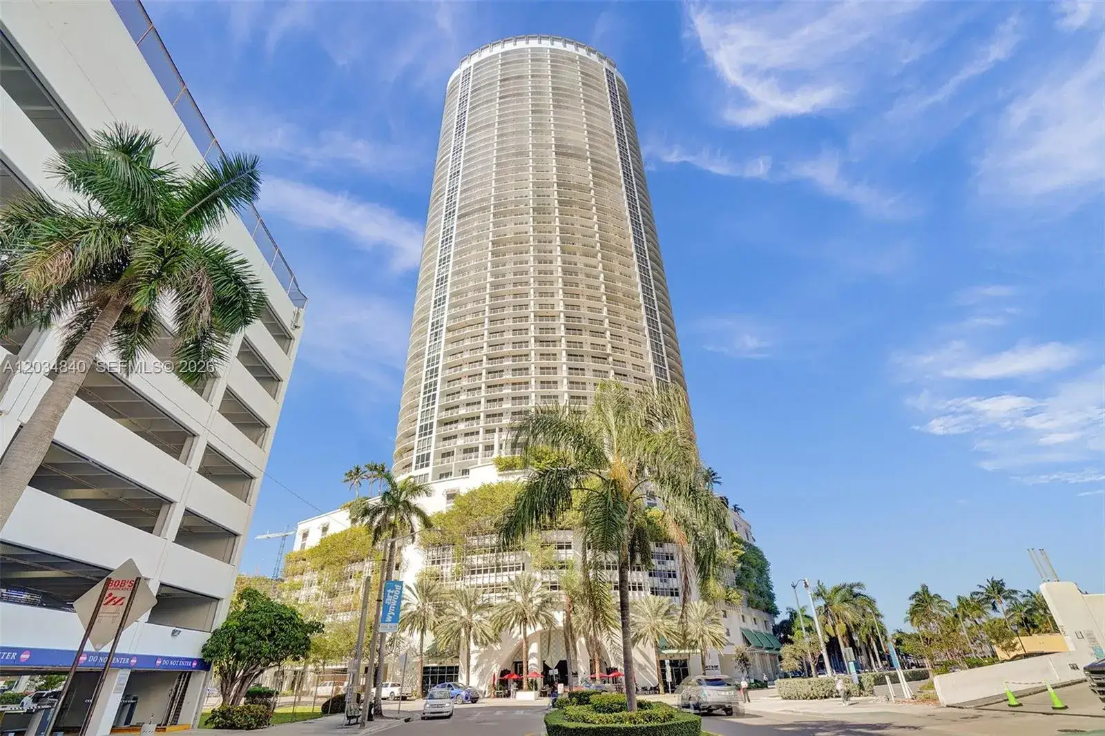 2 bedroom 2 bath Residential Lease for rent at 1750 N Bayshore Dr # 3802, Miami FL 33132