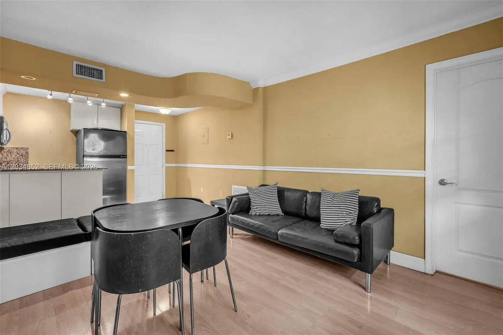 2 bedroom 2 bath Residential Lease for rent at 3245 Virginia St # 65, Miami FL 33133