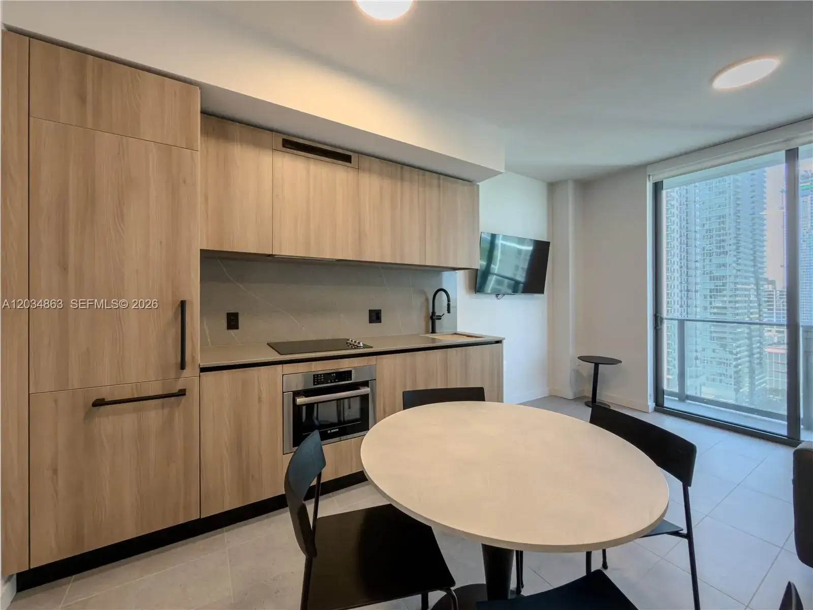 1 bedroom 2 bath Residential Lease for rent at 121 NE 5th St # 2211, Miami FL 33132