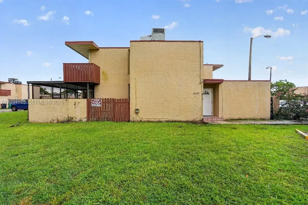 3 bedroom 2 bath Residential for sale at 20054 SW 123rd Dr, Miami FL 33177