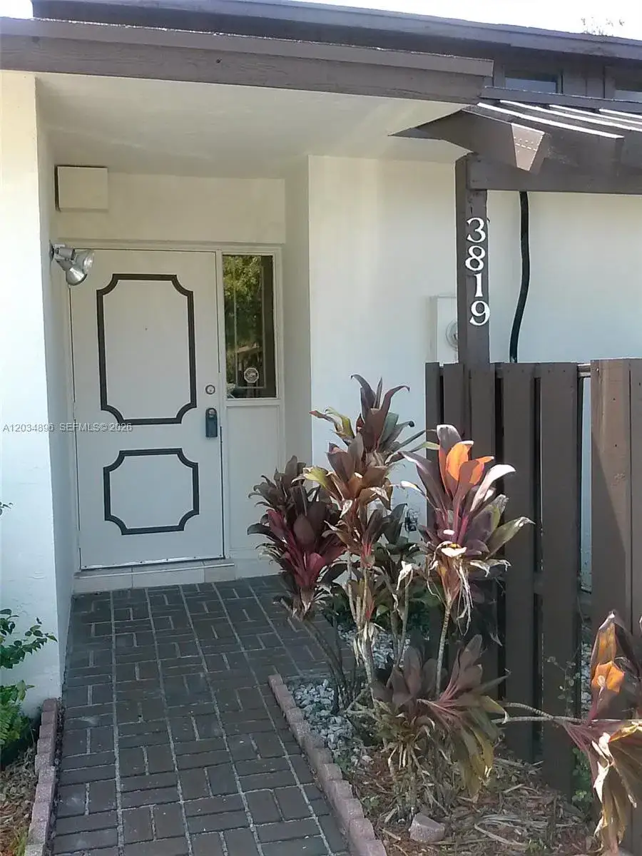 2 bedroom 2 bath Residential Lease for rent at 3819 SW 69th Ave # L, Miramar FL 33023