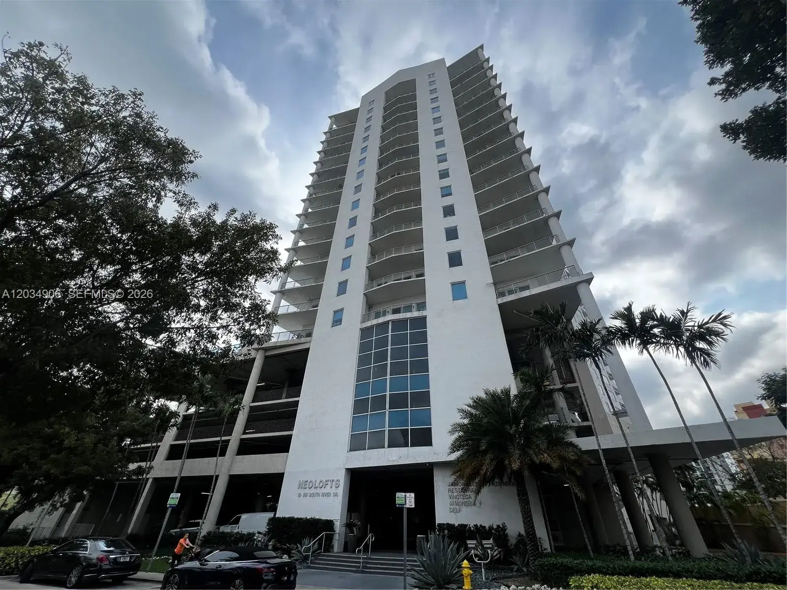 1 bedroom 1 bath Residential for sale at 10 SW South River Dr # 812, Miami FL 33130