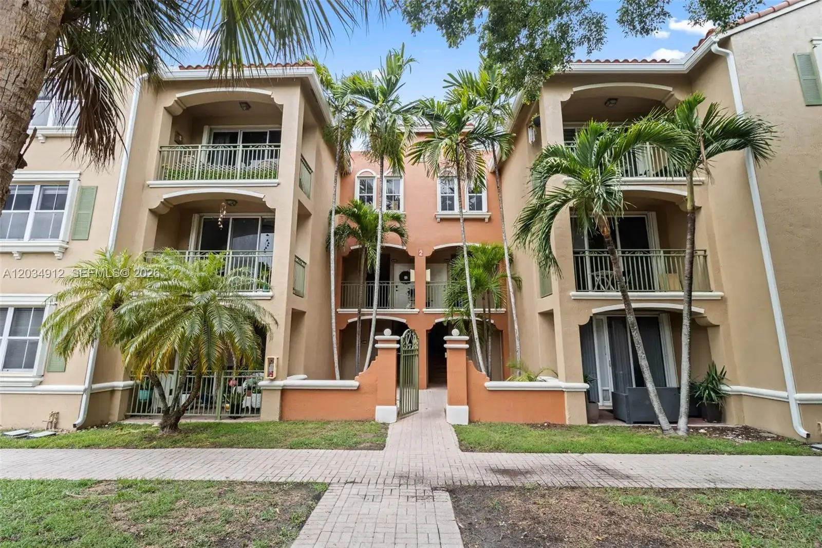 2 bedroom 2 bath Residential for sale at 6540 NW 114th Ave # 1423, Doral FL 33178