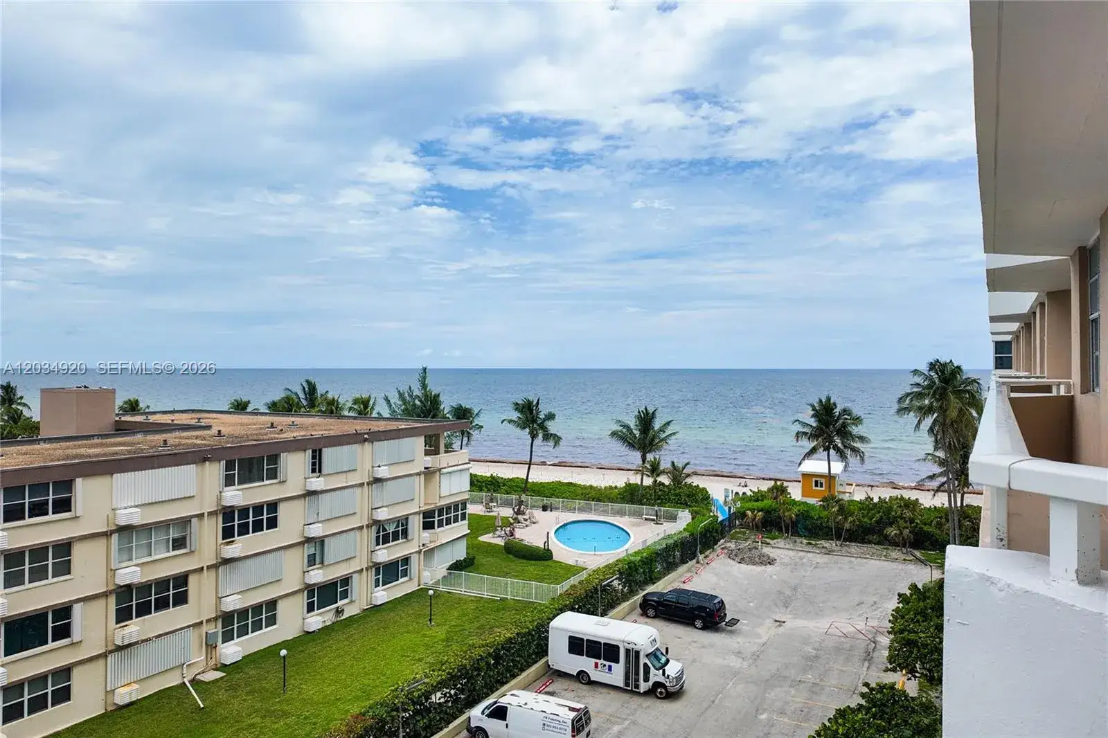 1 bedroom 1 bath Residential Lease for rent at 1950 S Ocean Dr # 5B, Hallandale Beach FL 33009
