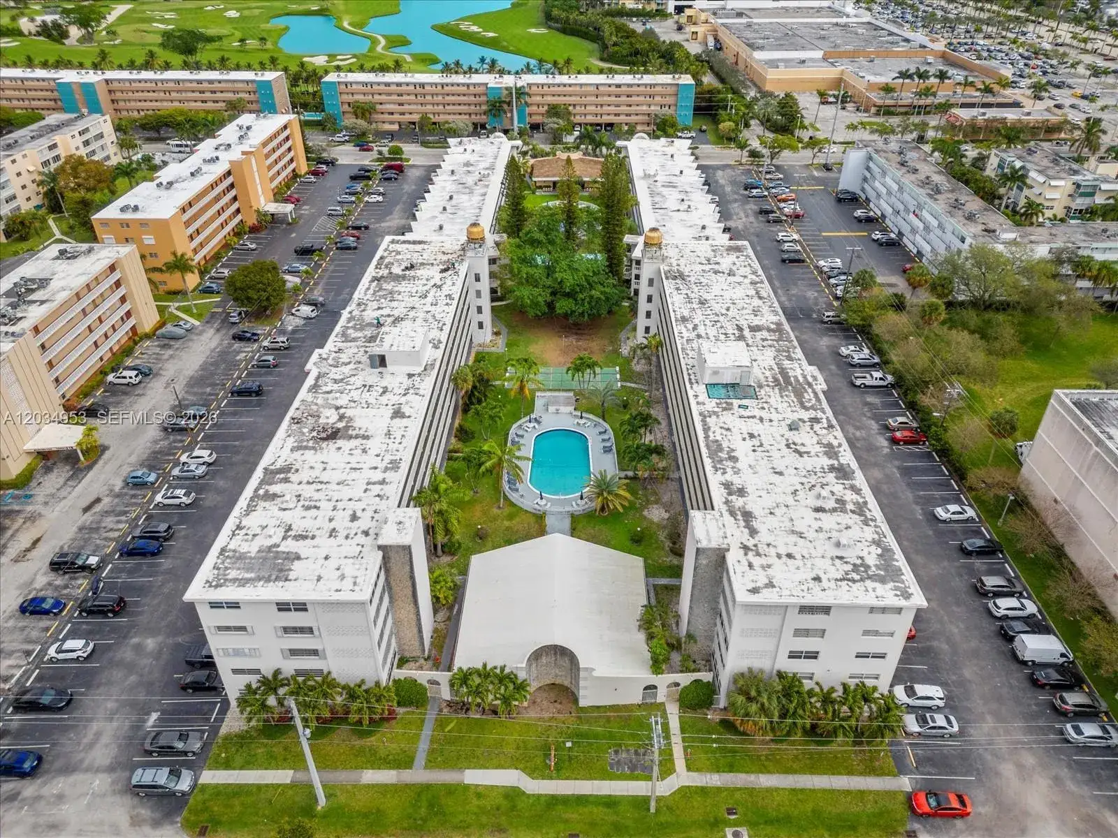 2 bedroom 2 bath Residential for sale at 200 NE 12th Ave # 7C, Hallandale Beach FL 33009