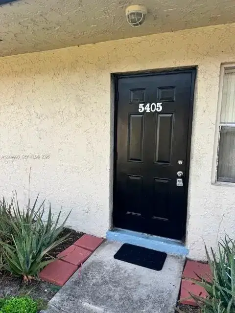 2 bedroom 1 bath Residential Lease for rent at 5405 NW 23rd St # 187, Lauderhill FL 33313