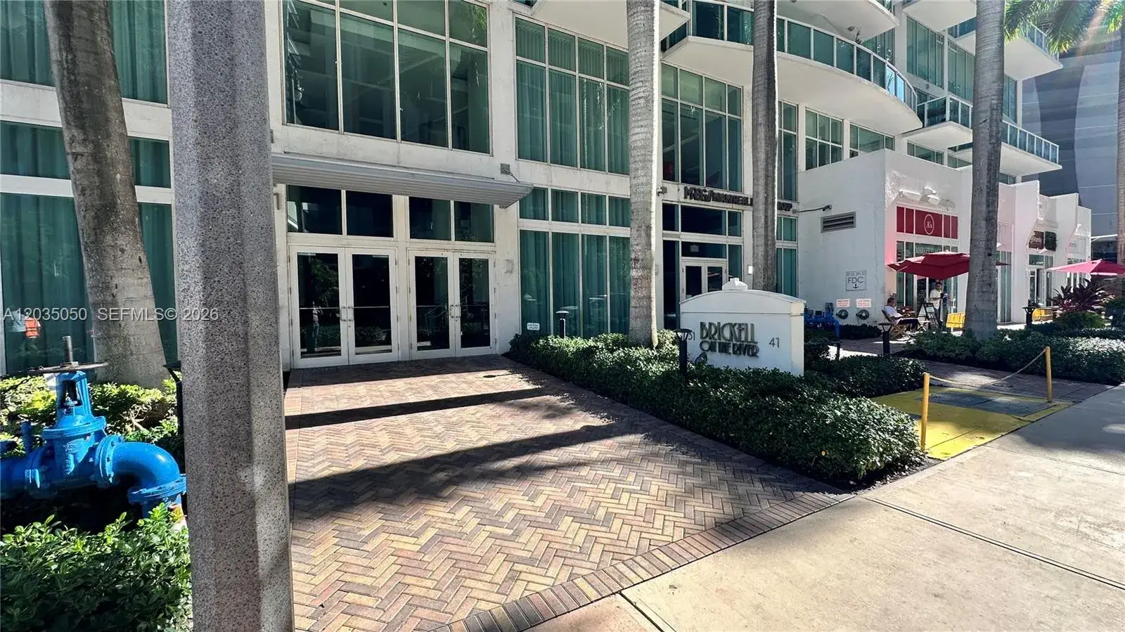 1 bedroom 1 bath Residential Lease for rent at 41 SE 5th St # 1104, Miami FL 33131