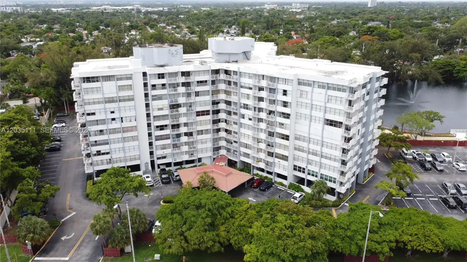 2 bedroom 2 bath Residential for sale at 1300 NE Miami Gardens Dr # 308E, Miami FL 33179