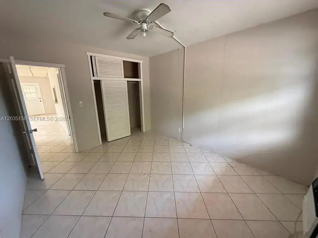 2 bedroom 1 bath Residential Lease for rent at 2917 Plunkett St # 15C, Hollywood FL 33020