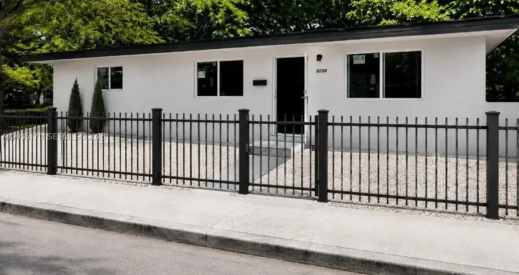 3 bedroom 2 bath Residential Lease for rent at 3220 Plaza St # 3220, Miami FL 33133