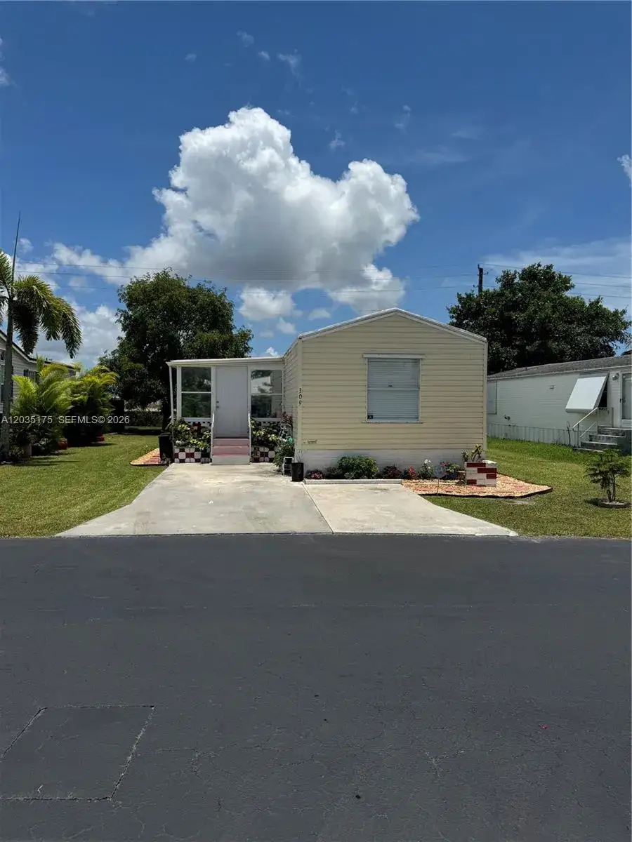 2 bedroom 2 bath Residential for sale at 35303 SW 180th Ave # 309, Homestead FL 33034