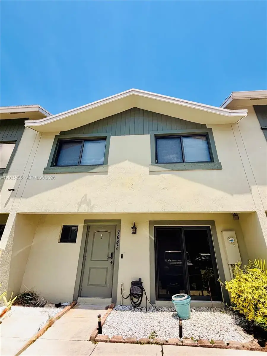 3 bedroom 2 bath Residential Lease for rent at 7645 NW 38th Ct, Sunrise FL 33351