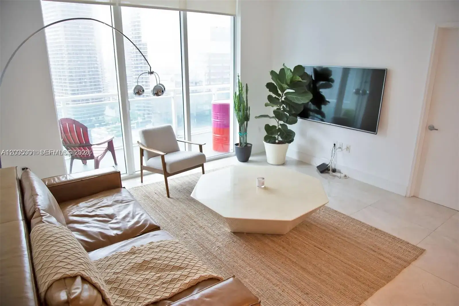 2 bedroom 2 bath Residential Lease for rent at 951 Brickell Ave # 3007, Miami FL 33131