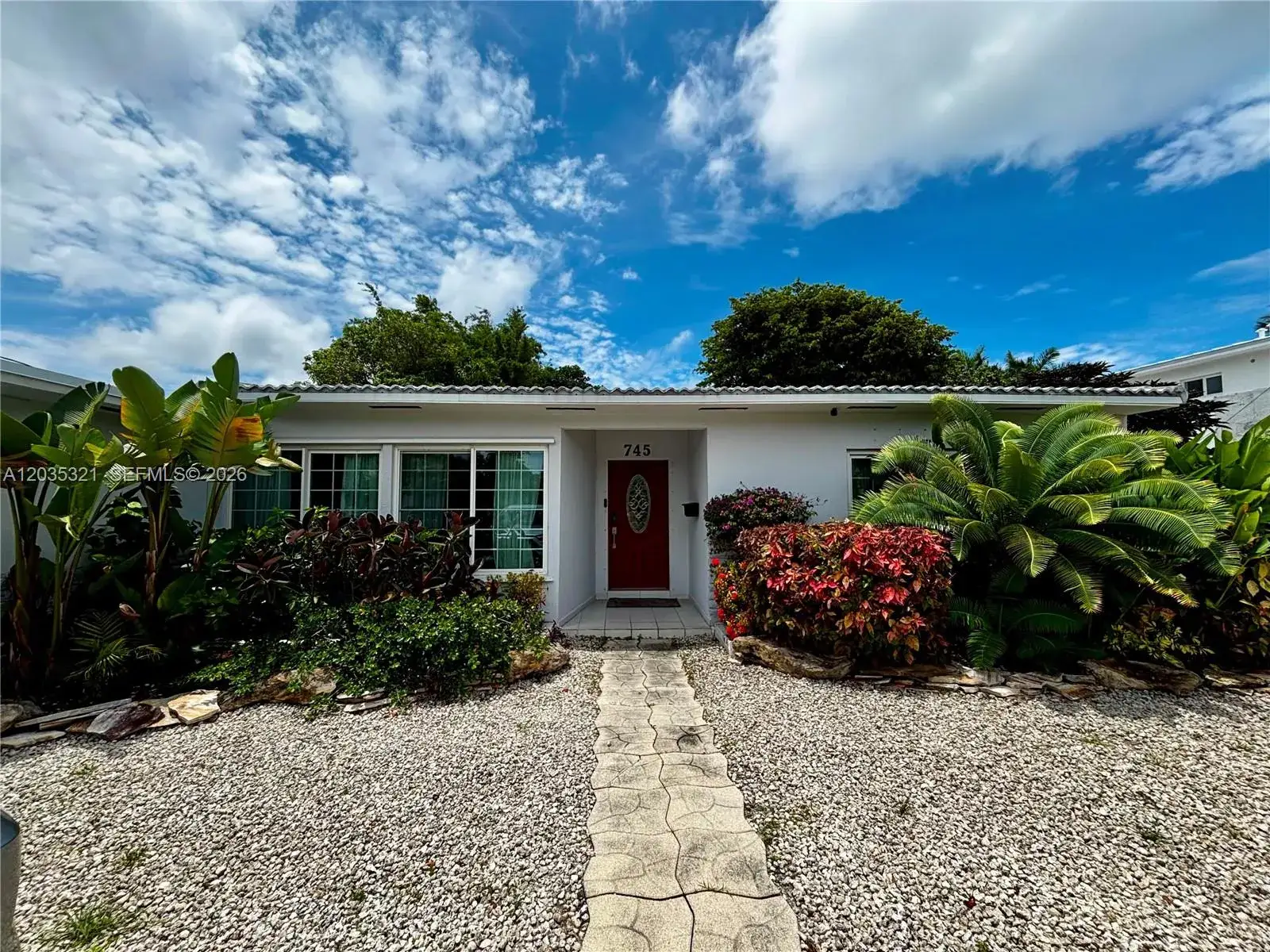 3 bedroom 3 bath Residential for sale at 745 S Shore Dr, Miami Beach FL 33141