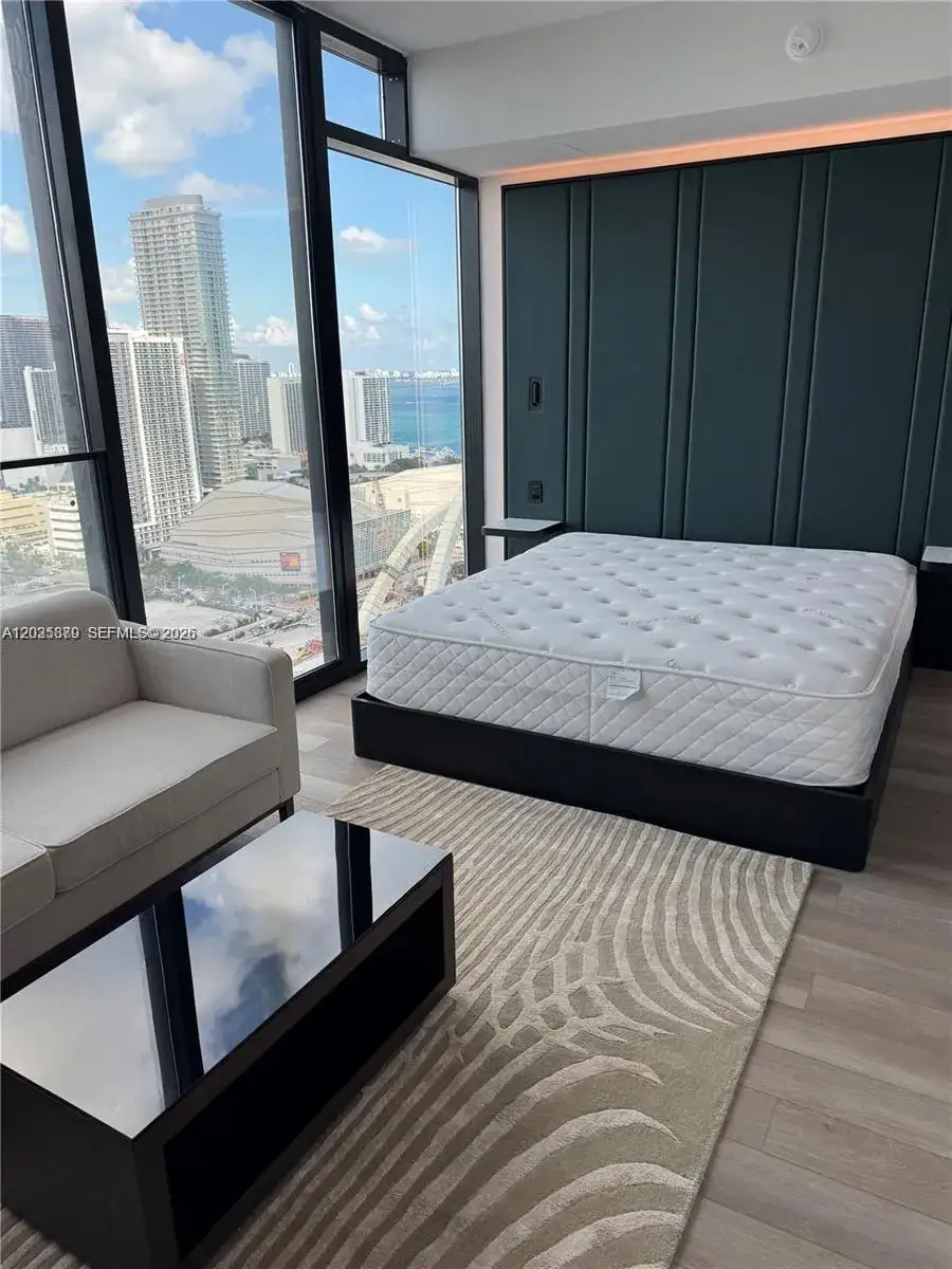1 bath Residential for sale at 20 NE 11 # 3303A, Miami FL 33132