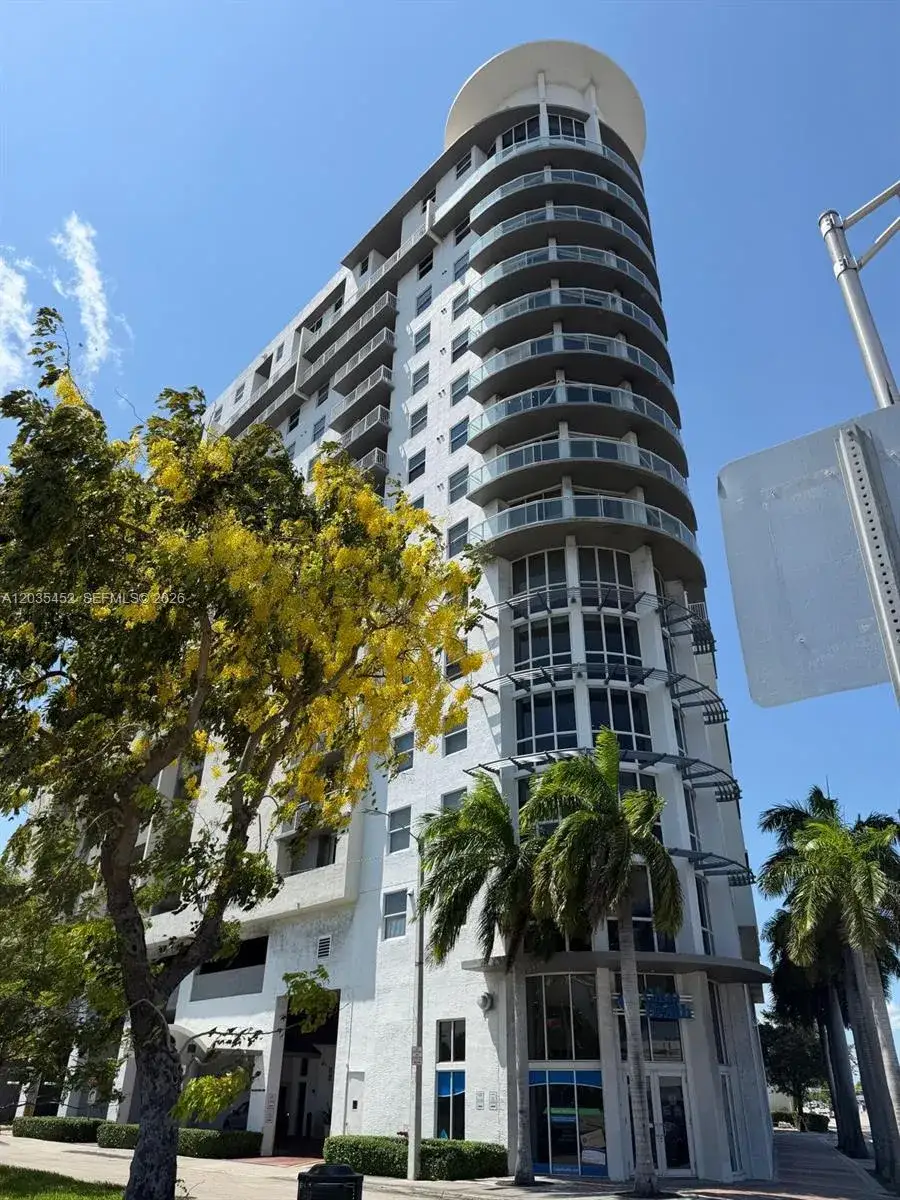 1 bedroom 1 bath Residential Lease for rent at 1 Glen Royal Pkwy # 1006, Miami FL 33125