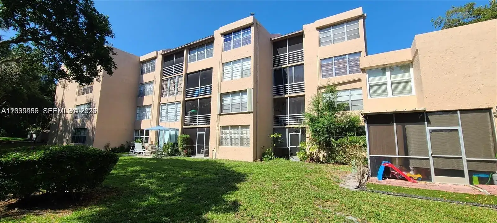 2 bedroom 2 bath Residential Lease for rent at 9410 Live Oak Pl # 109, Davie FL 33324