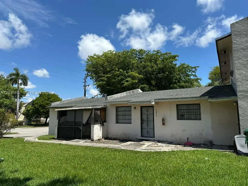 2 bedroom 1 bath Residential for sale at 13963 NE 3rd Ct # D2, North Miami FL 33161
