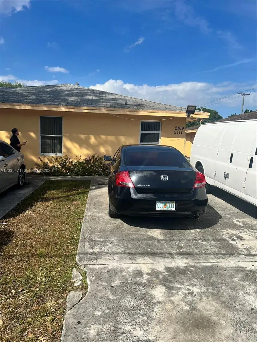 3 bedroom 2 bath Residential Lease for rent at 2111 NW 100th St # B, Miami FL 33147