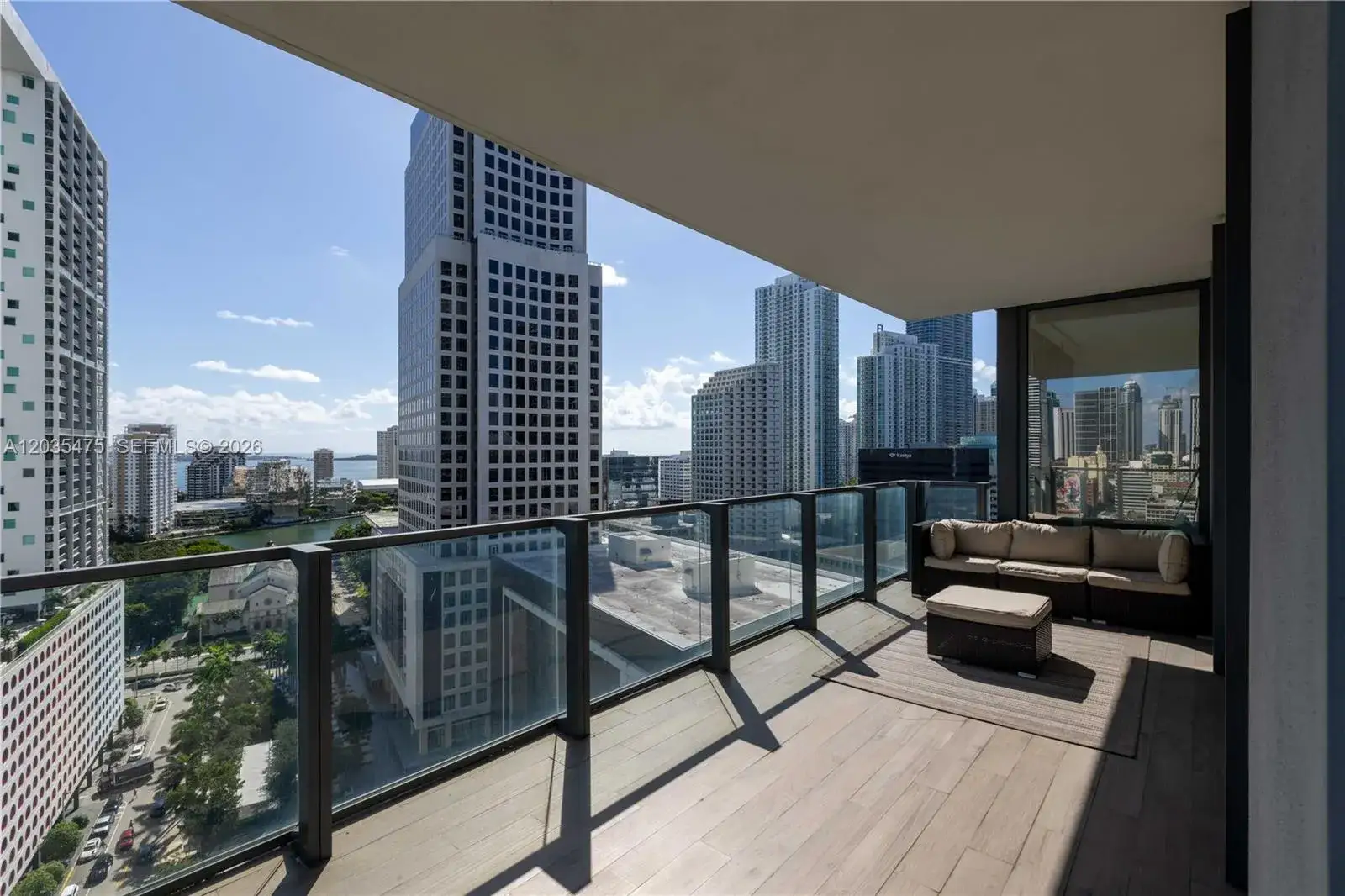 2 bedroom 2 bath Residential for sale at 68 SE 6th St # 1611, Miami FL 33131