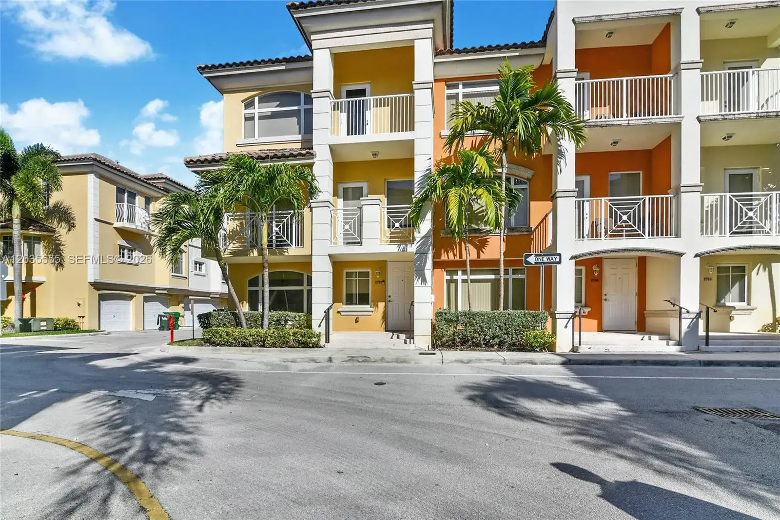 3 bedroom 2 bath Residential for sale at 2707 NE 184th Ter, Aventura FL 33160