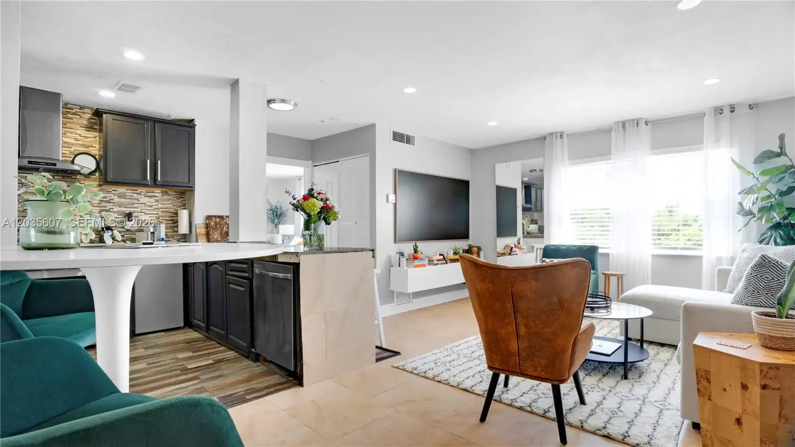 1 bedroom 1 bath Residential Lease for rent at 7925 Carlyle Ave # 403, Miami Beach FL 33141
