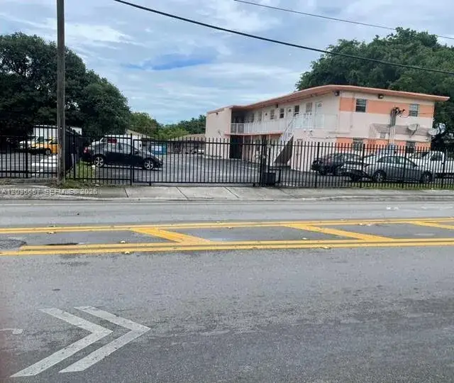 10 bedroom 10 bath Residential Lease for rent at 2751 NW 46th St # 11, Miami FL 33142