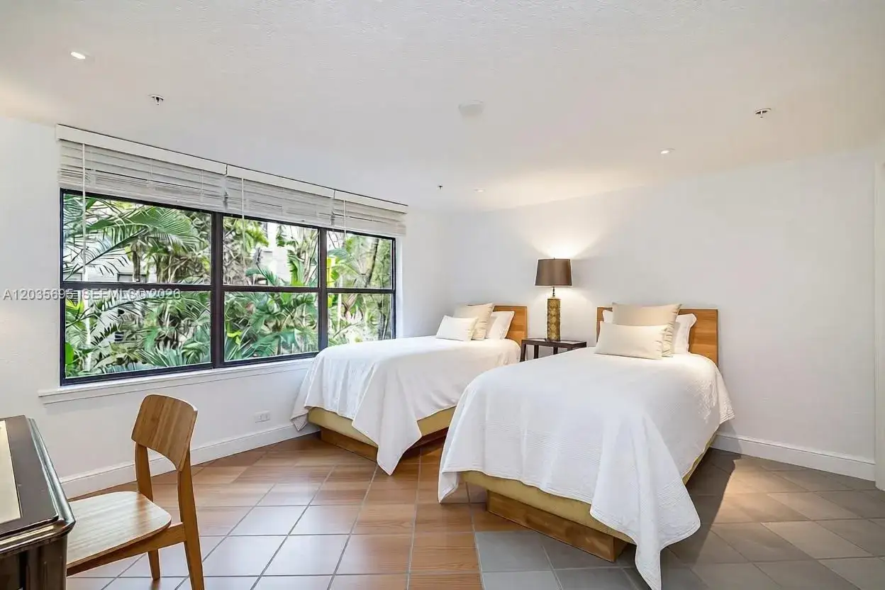 1 bedroom 1 bath Residential Lease for rent at 235 Sunrise Ave # 0, Palm Beach FL 33480