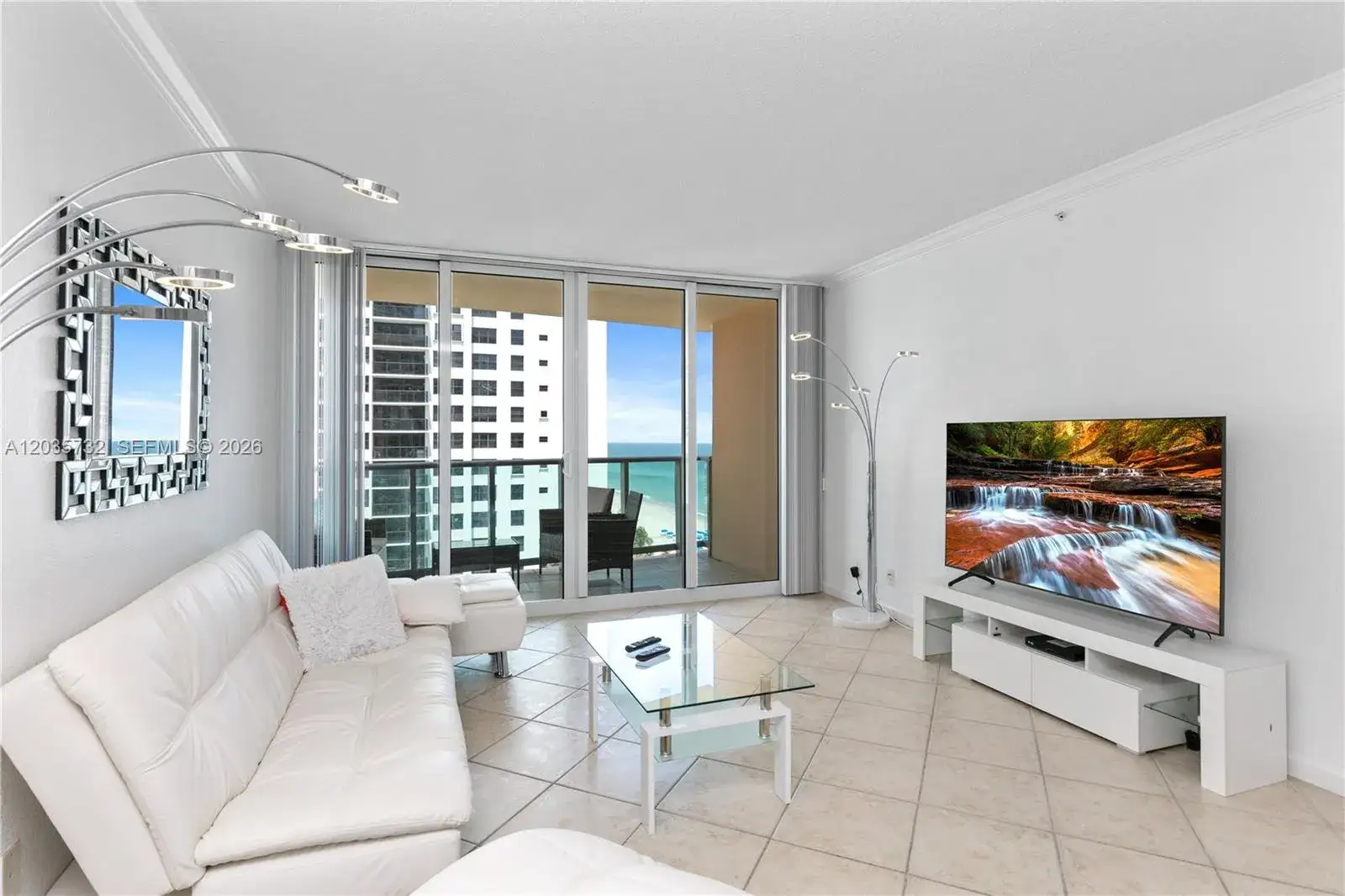 1 bedroom 1 bath Residential Lease for rent at 2501 S Ocean Dr, Hollywood FL 33019