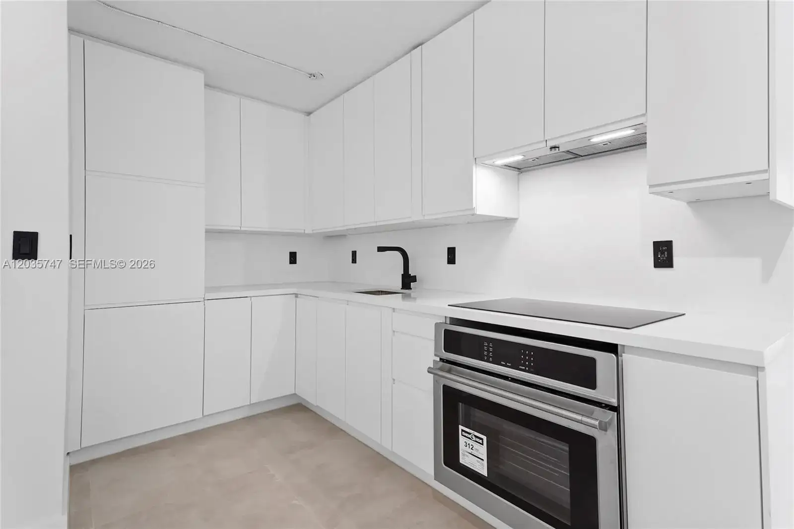 2 bedroom 1 bath Residential Lease for rent at 240 Collins Ave # 4A, Miami Beach FL 33139